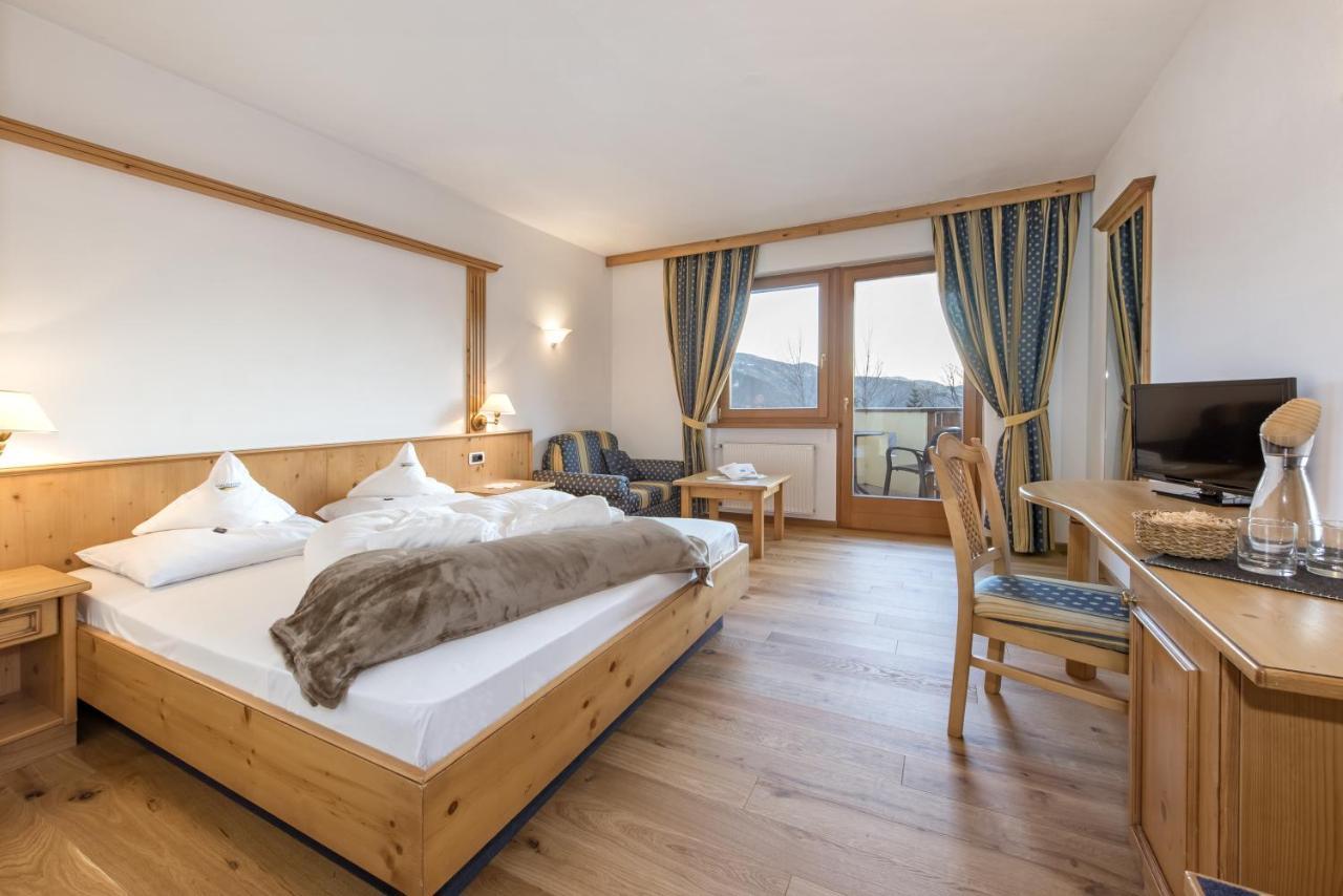 Naturhotel Waldheim Anterivo Esterno foto