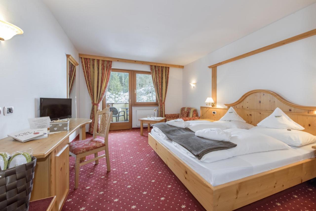 Naturhotel Waldheim Anterivo Esterno foto